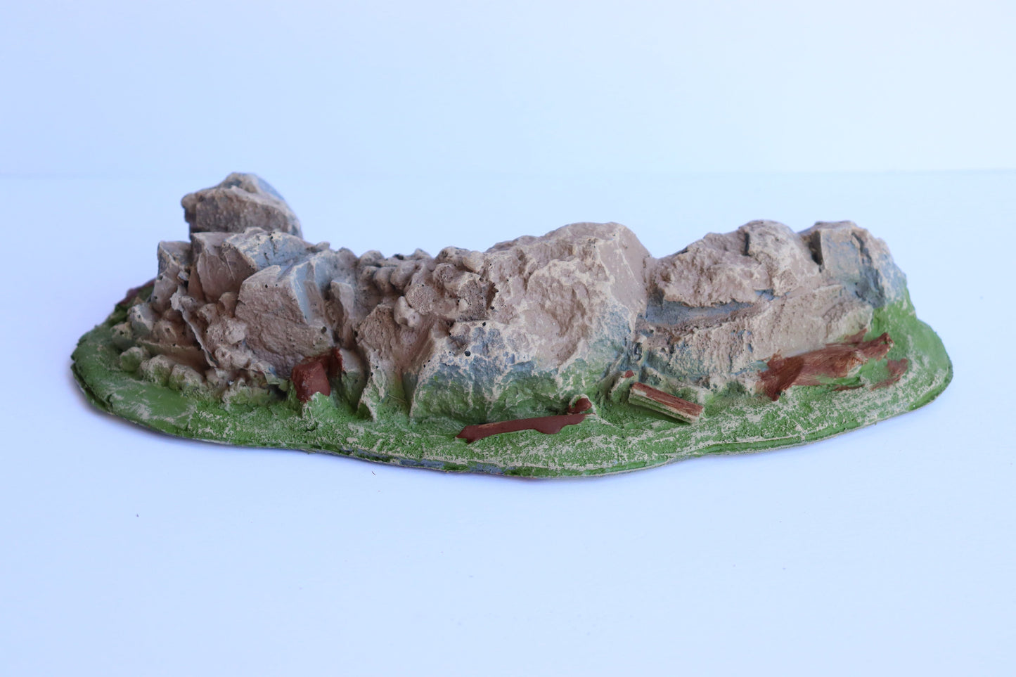 Atherton Scenics 9502 - Multi-Scale Curved Rock Defensive Position