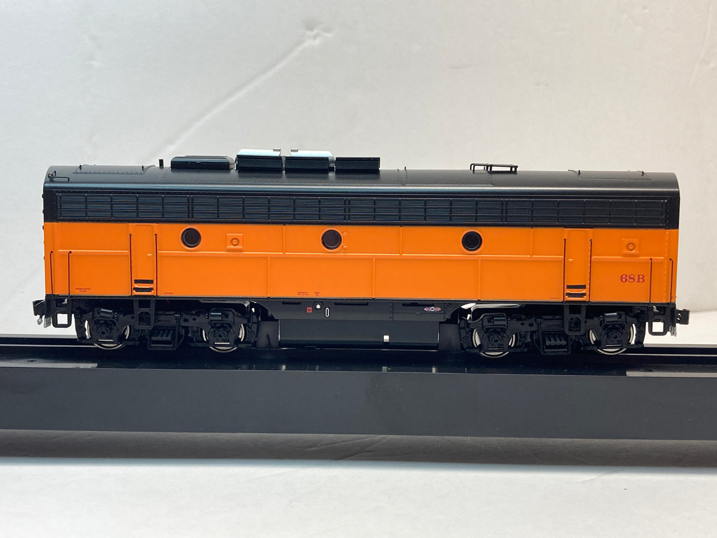 Bowser HO 24608 - Executive - EMD F-7B Diesel Locomotive "Milwuakee Road" #68B (w/DCC/Sound)