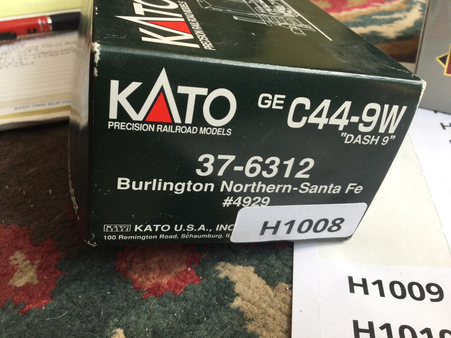 Kato HO 37-6312 - GE C44-9W Diesel Locomotive "BNSF" #4929-Open Box-H1008