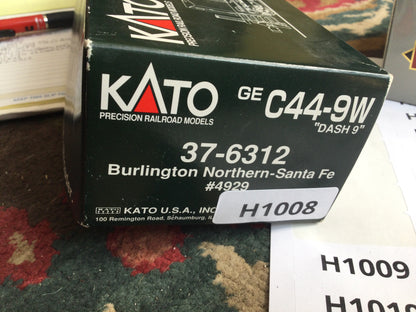 Kato HO 37-6312 - GE C44-9W Diesel Locomotive "BNSF" #4929-Open Box-H1008