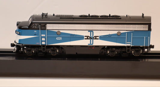 Bowser HO 24621 - Executive - EMD F-3A Diesel Locomotive "Boston & Maine" #4228 (Phase IV, McGinnis Scheme) w/DCC/Sound