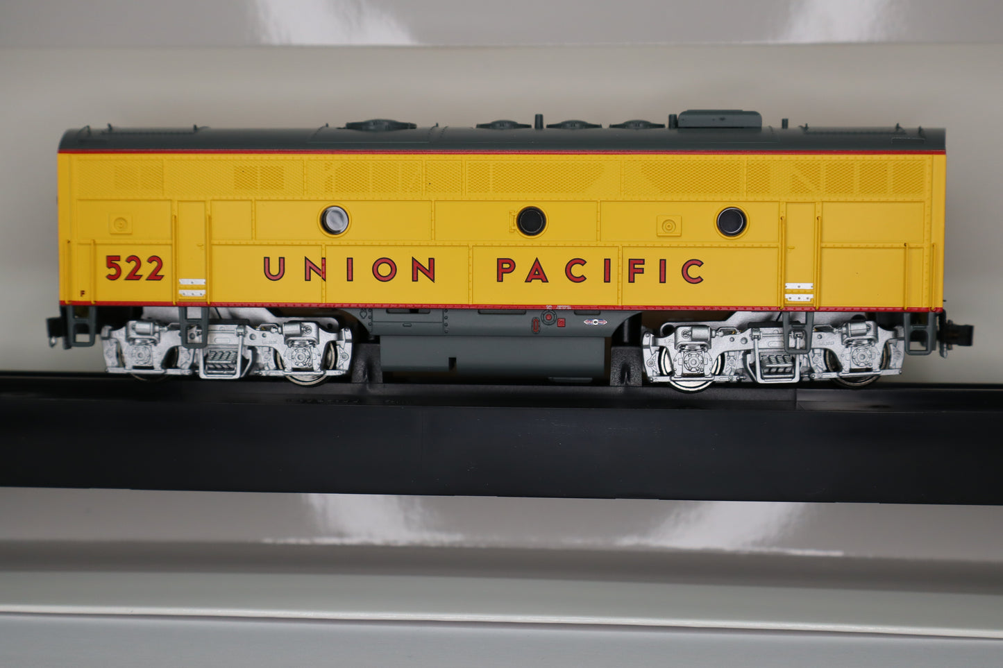 Bowser HO 24580 - Executive - EMD F-3B Diesel Locomotive "Union Pacific" #522 (w/DCC/Sound)