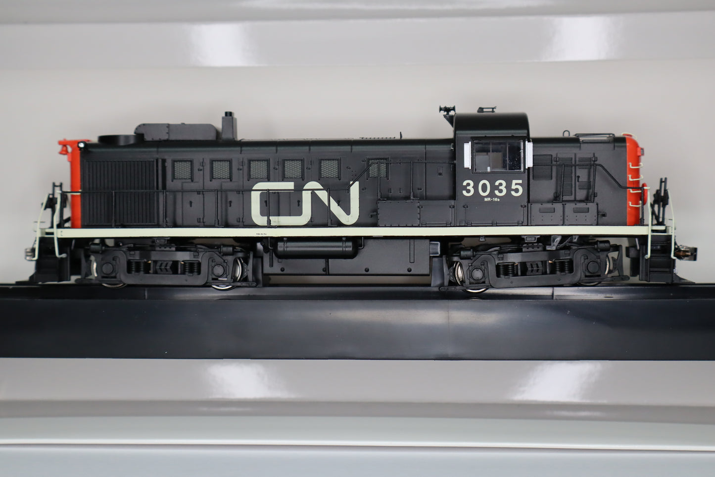 Bowser HO 25254 - Executive - ALCo RS-3 Diesel Locomotive "Canadian National" #3035 (w/Sound)