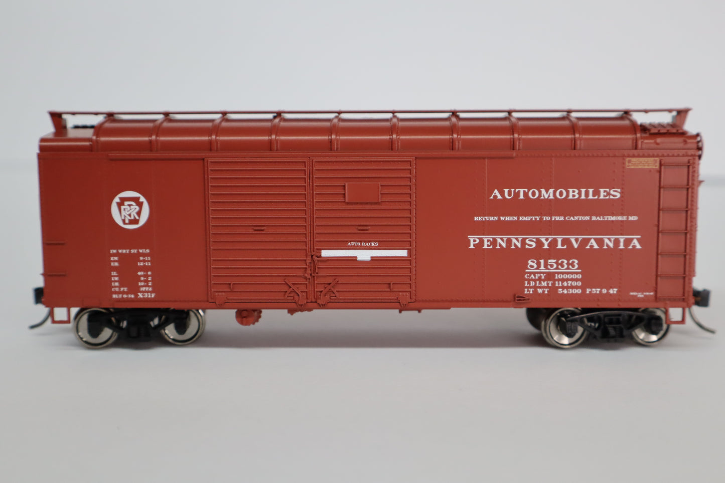 Bowser HO 43334 - X31F Round Roof Box Car w/loader "Pennsylvania" #81533 (4-Dr, Turtle Roof) Circle Keystone