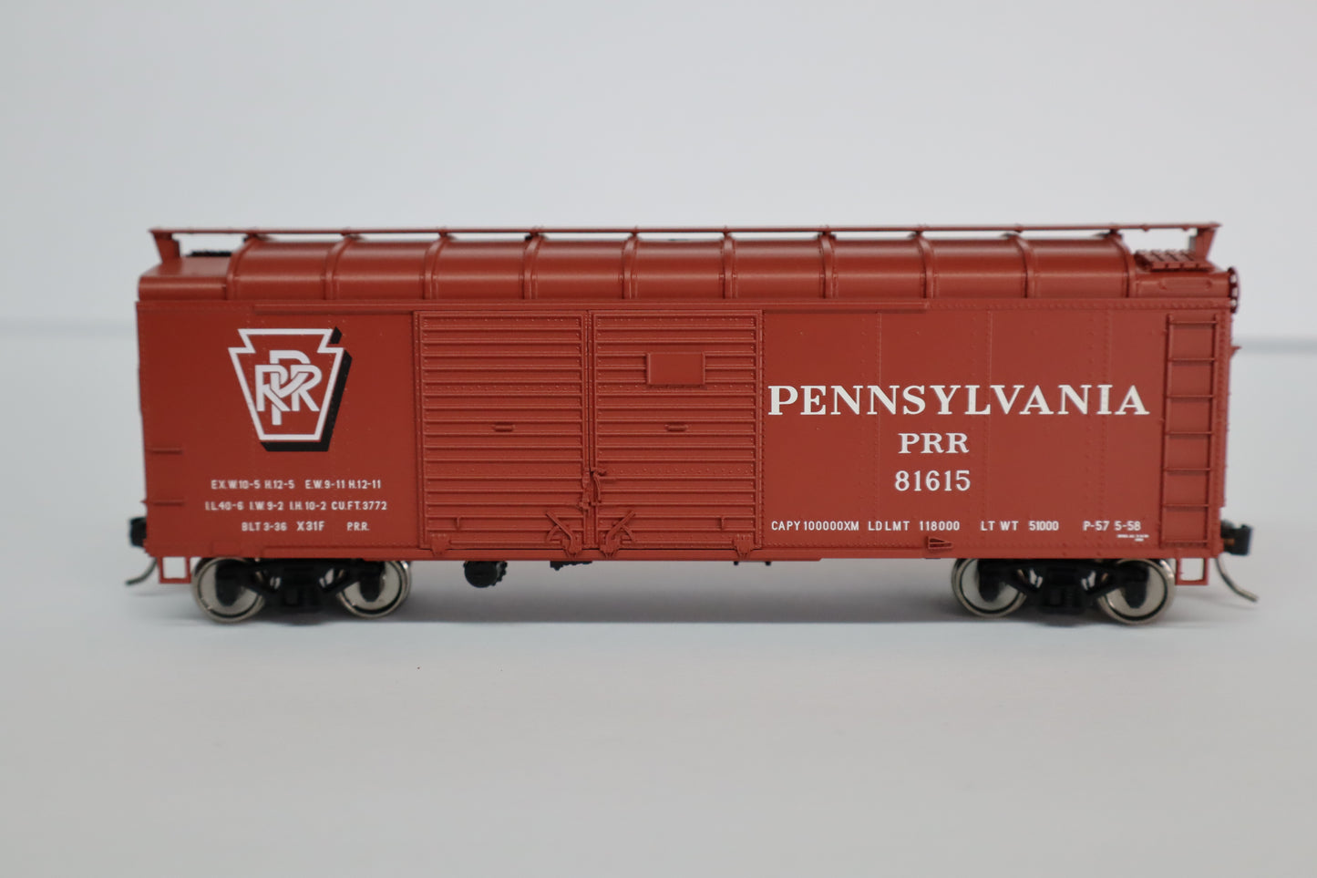 Bowser HO 43341 - X31F Round Roof Box Car "Pennsylvania" #81623 (4-Dr, Turtle Roof) Shadow Keystone