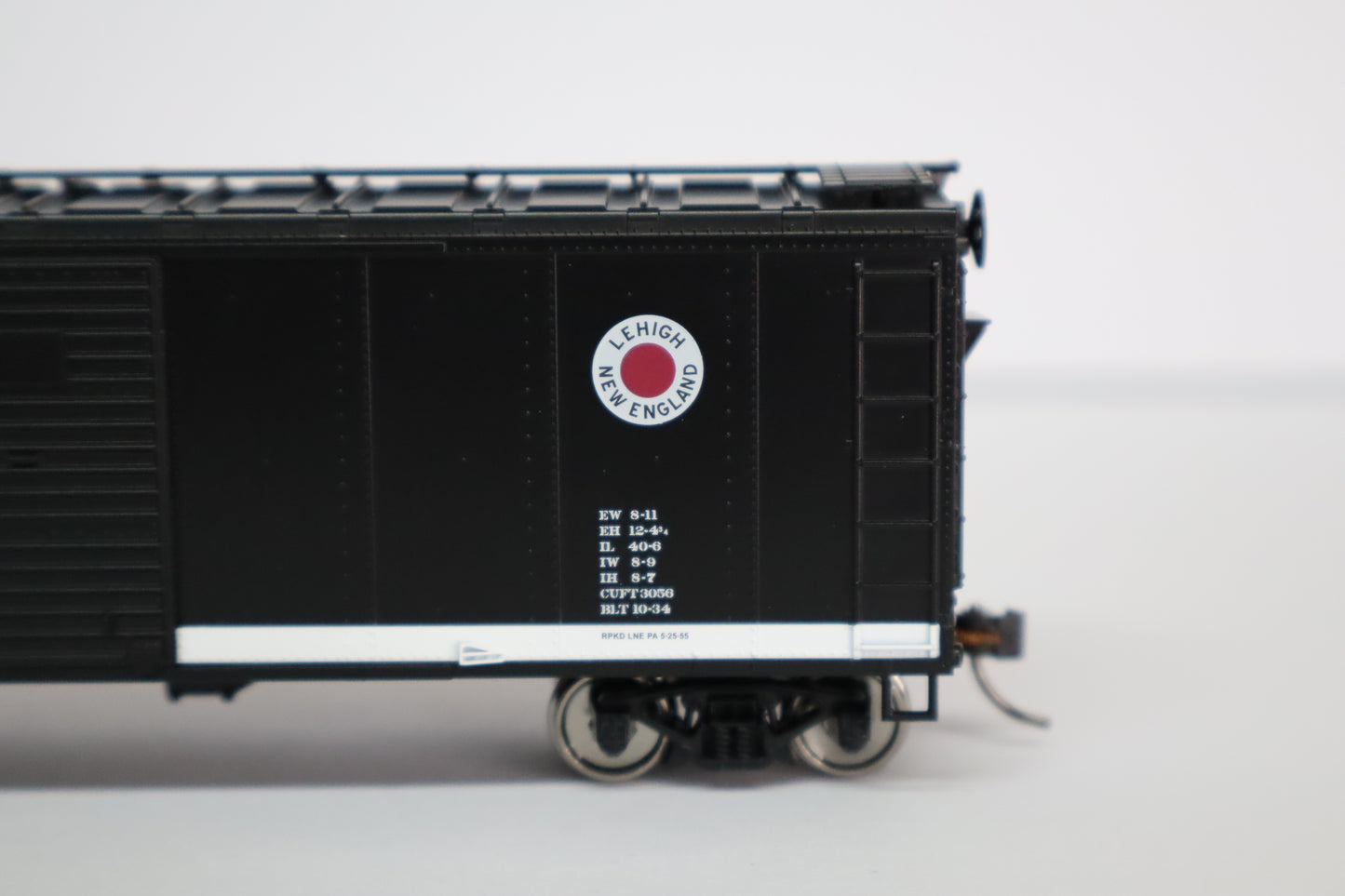 Bowser HO 43161 - Executive - 40' Box Car "Lehigh New England" #8608