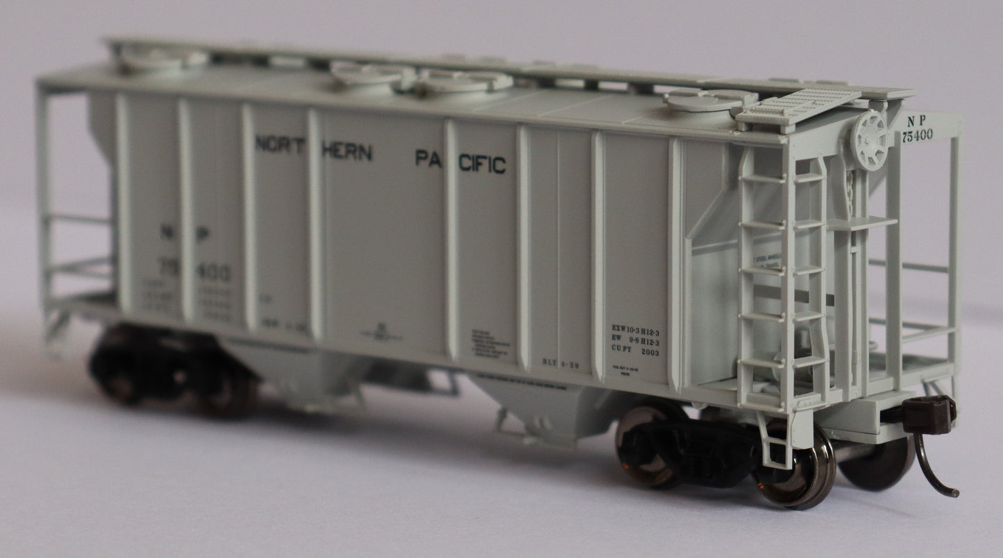 Atlas HO 20006564 - Trainman - PS-2 Covered Hopper Car "Northern Pacific" #75400