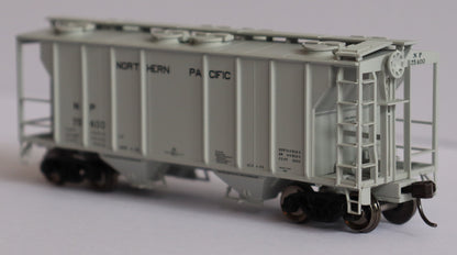 Atlas HO 20006566 - Trainman - PS-2 Covered Hopper Car "Northern Pacific" #75446