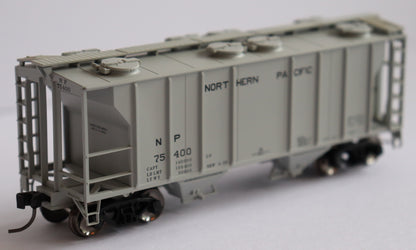 Atlas HO 20006566 - Trainman - PS-2 Covered Hopper Car "Northern Pacific" #75446