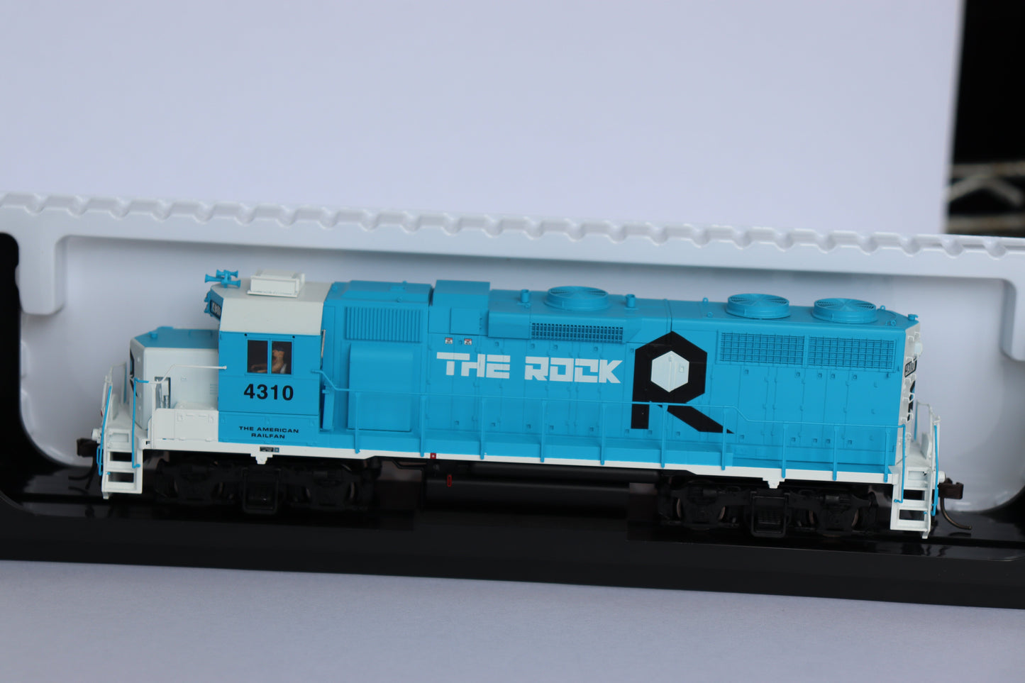 Atlas HO 10004089 - Gold Model - GP38 Diesel Locomotive "Rock Island Rail" #4310