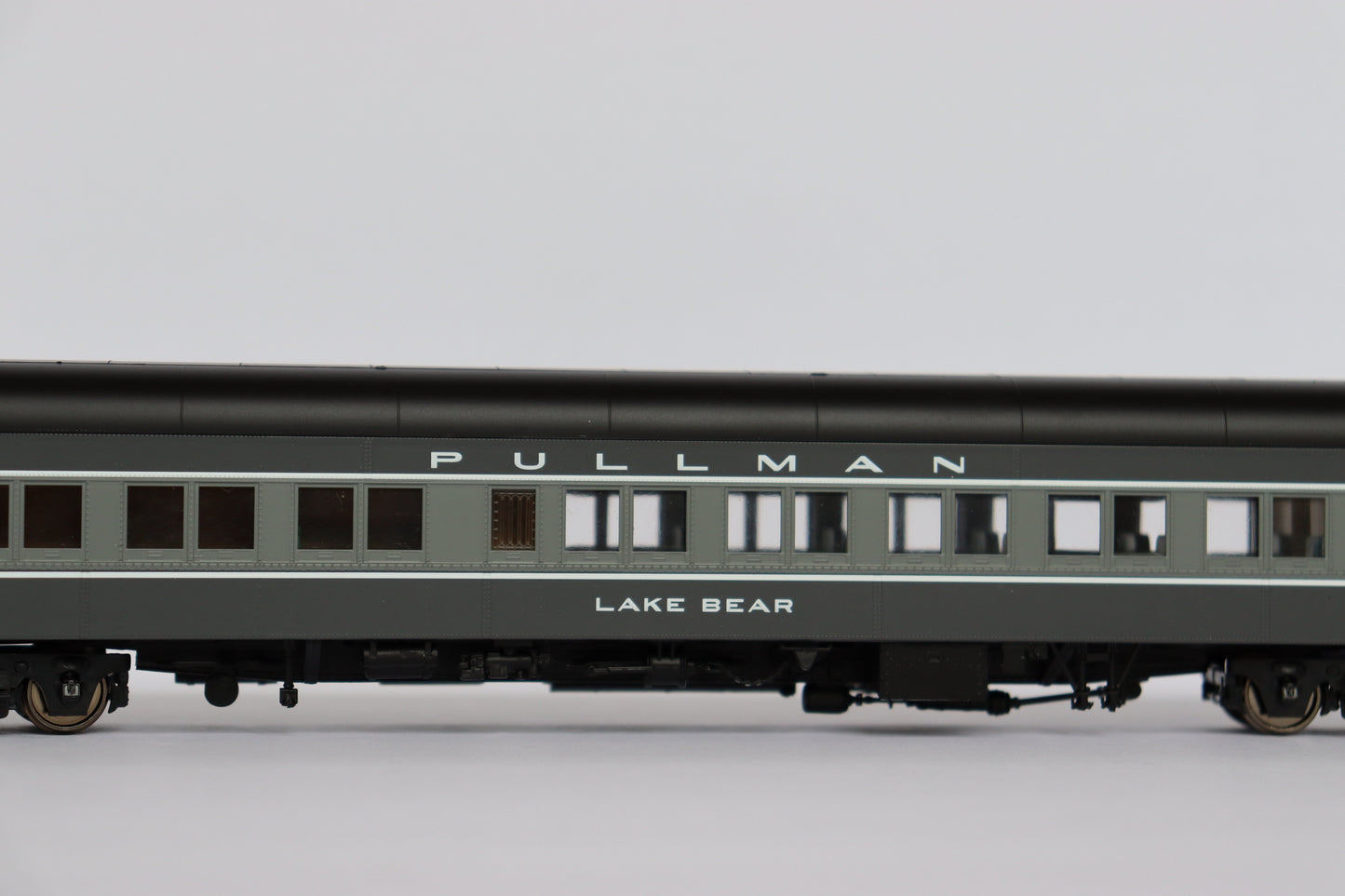 Atlas HO 20006416 - 10-1-2 Pullman Sleeper Passenger Car "Pullman" #Lake Bear