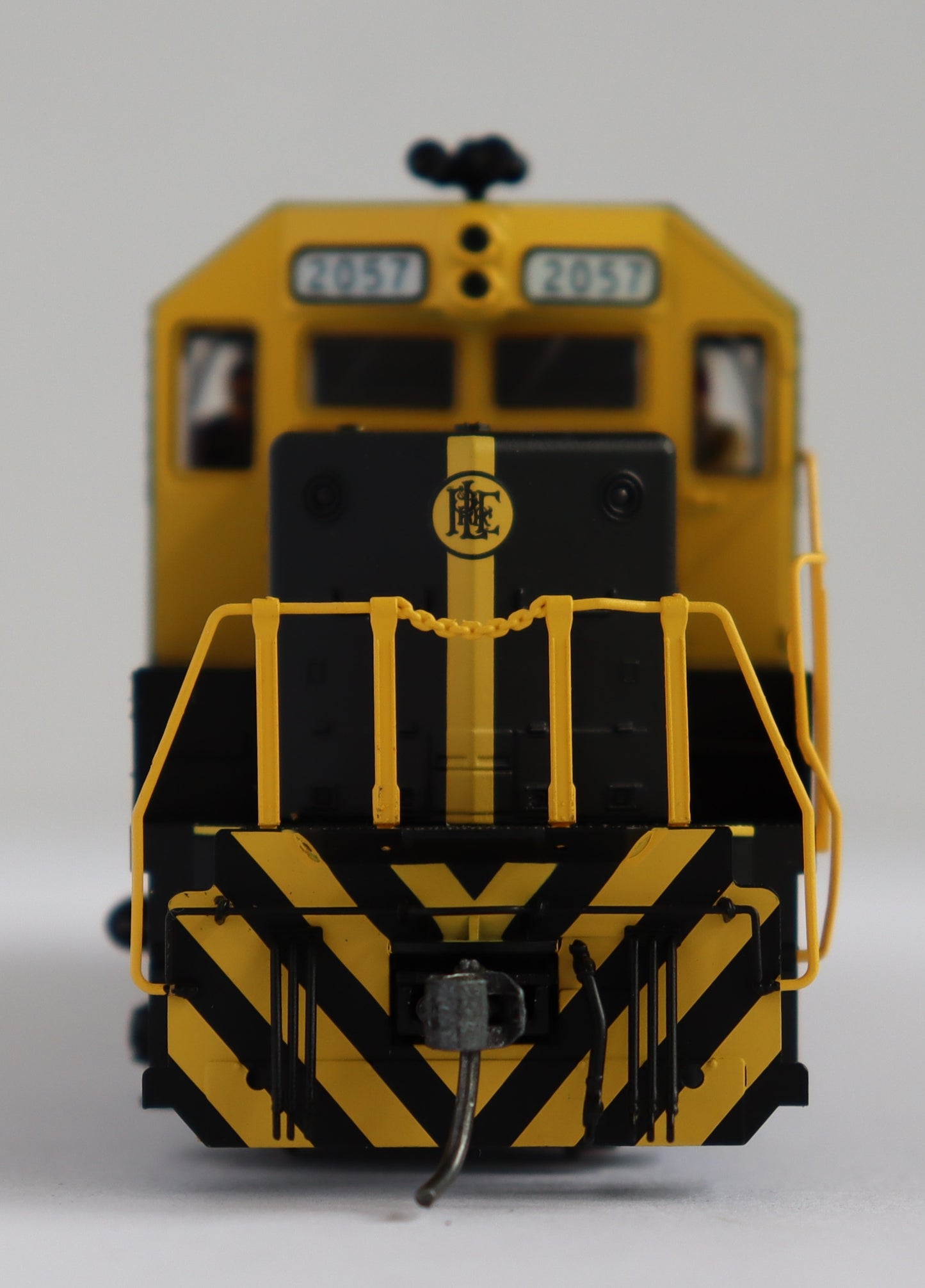 MTH HO 85-2033-1 - GP38-2 Diesel Engine "Pittsburgh & Lake Erie" #2057 w/ Proto-Sound 3.0 -Open Box-M2609