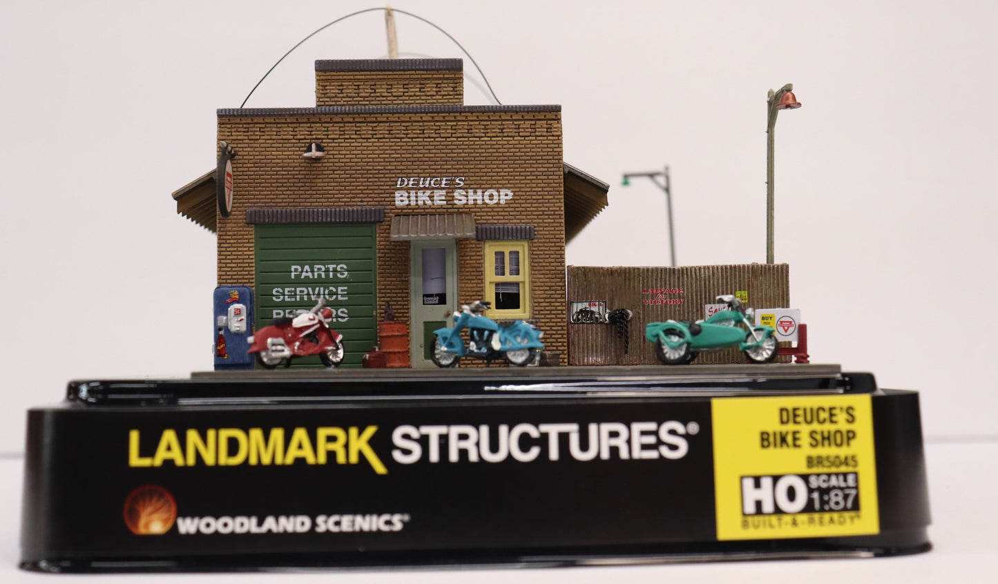 Woodland Scenics HO BR5045 - Deuce's Cycle Shop