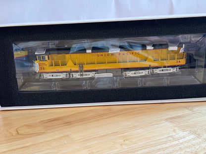 Athearn 88674 HO Scale "Union Pacific" U50 Diesel Locomotive #36-Open Box-M1455