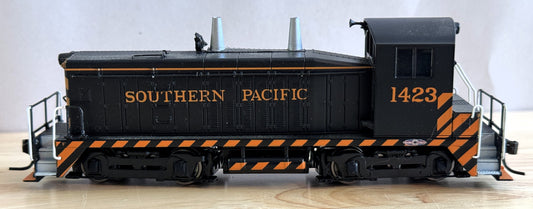 Broadway Limited 1201 HO EMD NW2 Switcher "Southern Pacific" #1423 w Paragon2 (DCC)-Open Box-M1464