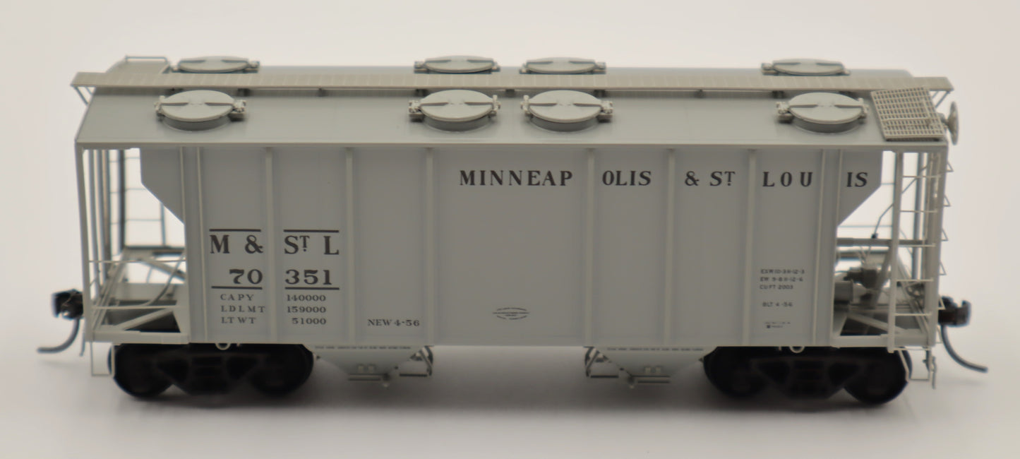 Kadee HO 8343 - PS-2 Two-Bay Hopper "Minneapolis & St Louis" #70351