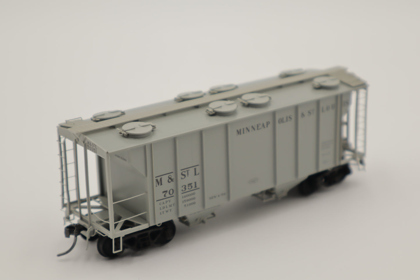Kadee HO 8343 - PS-2 Two-Bay Hopper "Minneapolis & St Louis" #70351