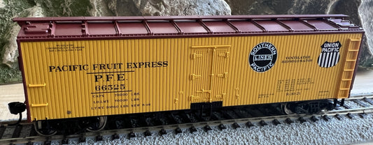 Walthers HO 910-41321 - Mainline - 40' Wood Reefer w/ Steel Ends "Pacific Fruit Express" #66525