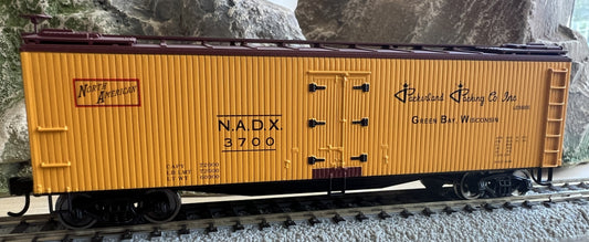Walthers HO 910-41239 - Mainline - 40' Wood Reefer w/ Wood Ends "Packerland Packing Co" #3712